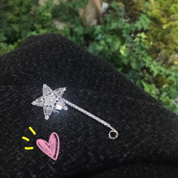 Crystal Pin - Picture 2 of 3